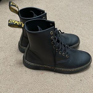 DR.MARTENS WOMENS ZAVALA COMBAT BOOT